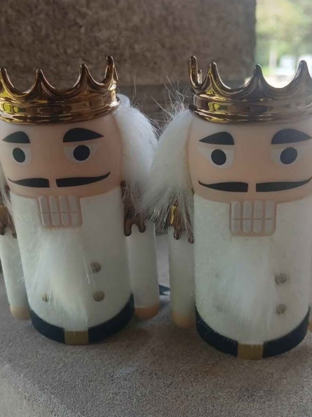 Yankee Candle White Nutcracker Pair with Gold Crowns Plug Ins